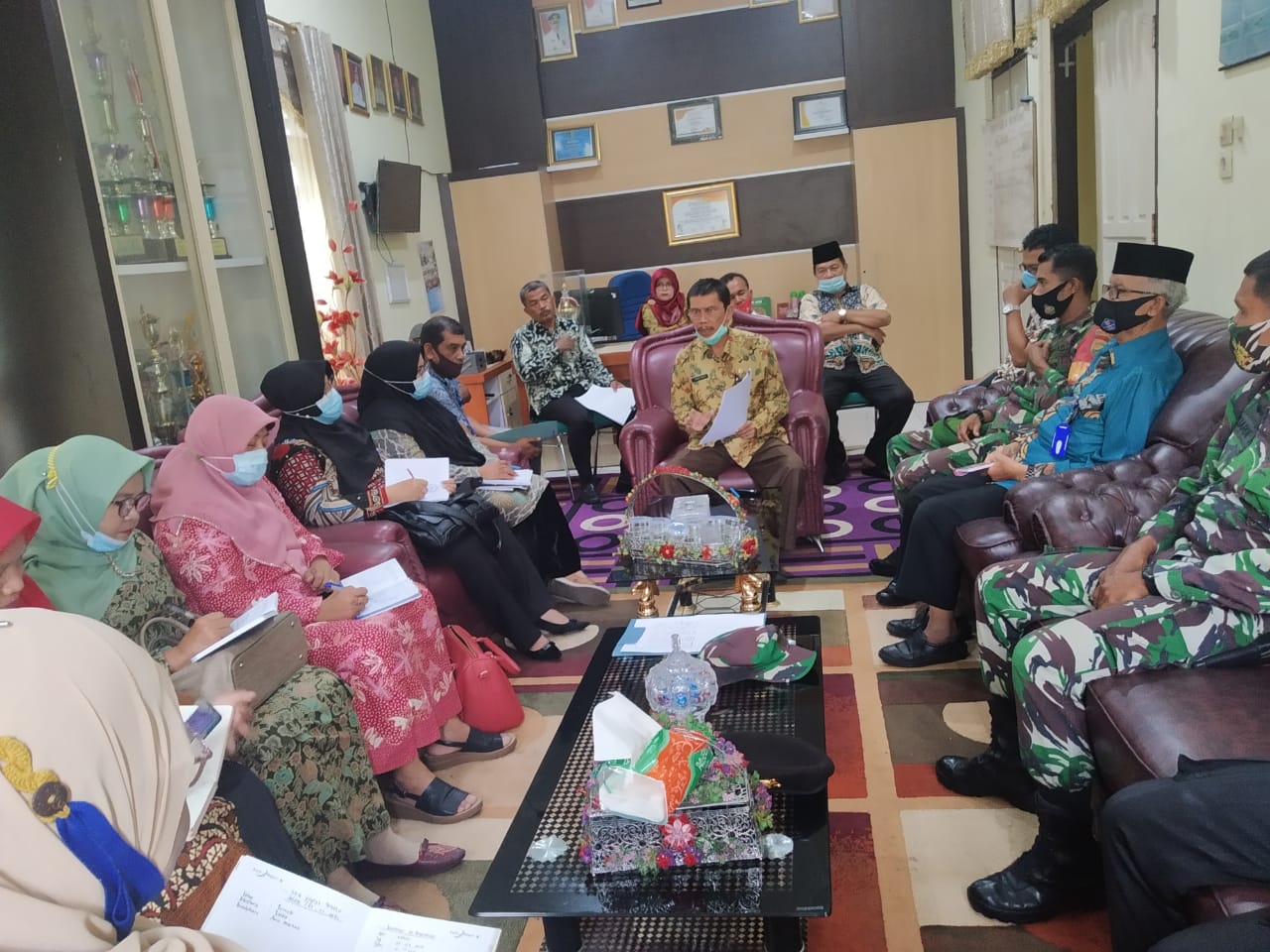 Rapat Koordinasi Camat dengan seluruh Instansi Terkait dilingkungan Kec. Enam Lingkung